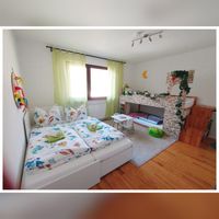 Kinderzimmer mit Ausziehbett